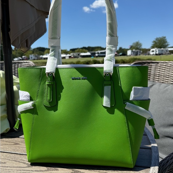 Michael Kors Vibrant Green Tote - Picture 1 of 4